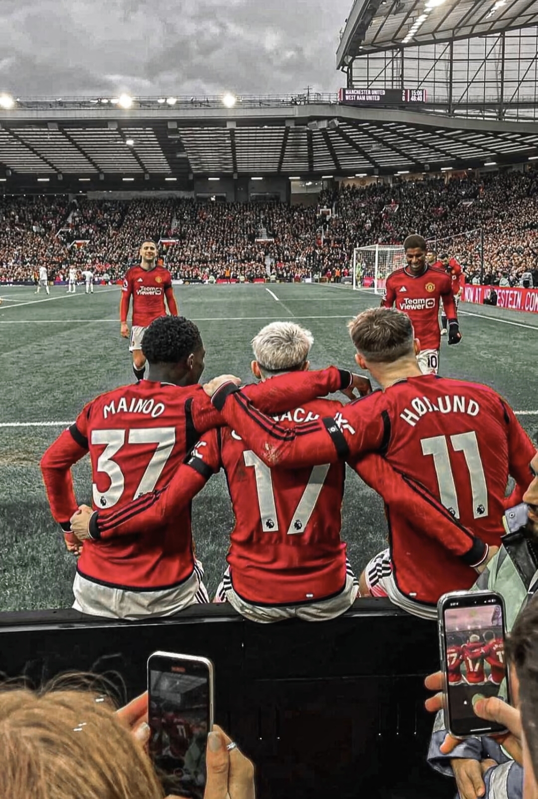 曼联训练开放日，窗口期外线爆发引欢呼，全明星赛在即，心理建设被强调(极限扩张拳学校的训练日常)