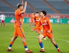 包含山东泰山内部会议纪要流出：清晨完成体检，全明星赛使命明确，临场指挥获称赞的词条